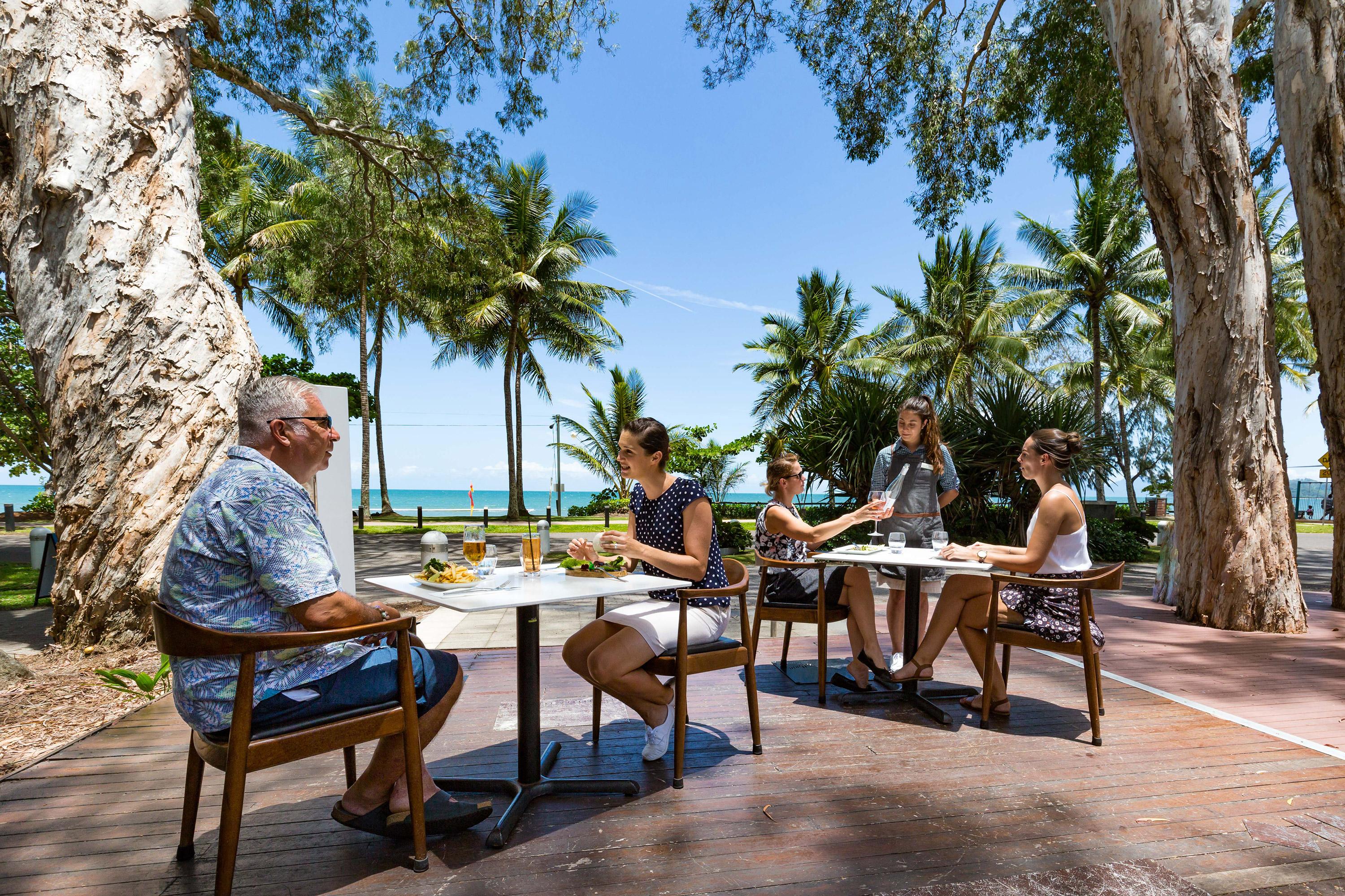 Peppers Beach Club & Spa Palm Cove Extérieur photo The Strand, Townsville