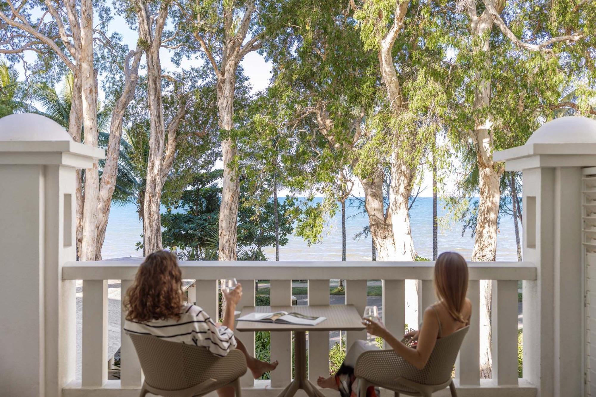 Peppers Beach Club & Spa Palm Cove Extérieur photo The View