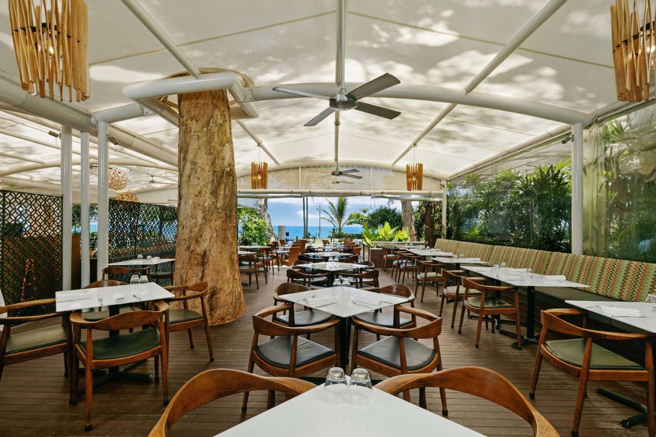 Peppers Beach Club & Spa Palm Cove Extérieur photo The interior of the restaurant